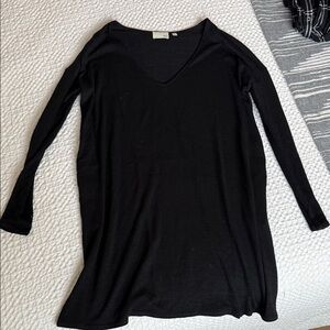 Wilfred Black V-Neck Top